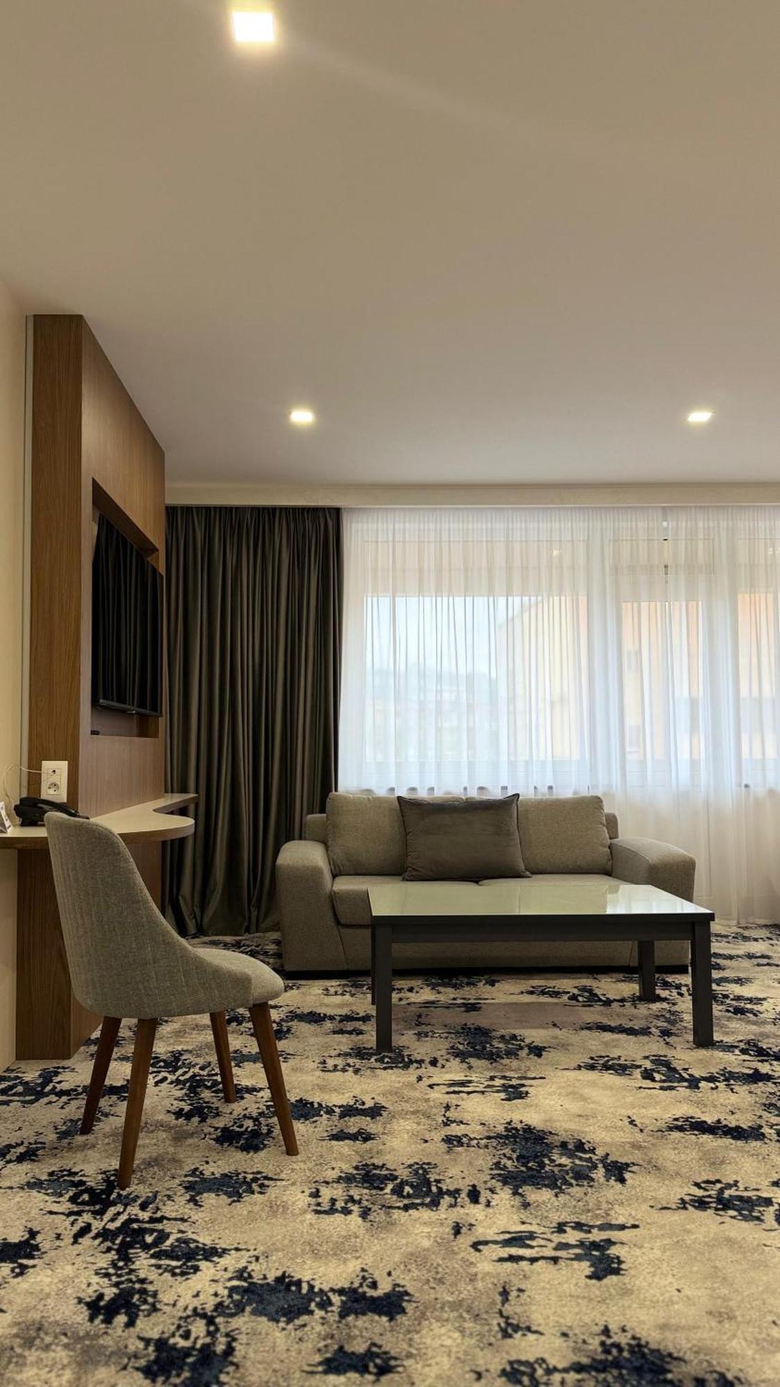 Erebuni Hotel 4*
