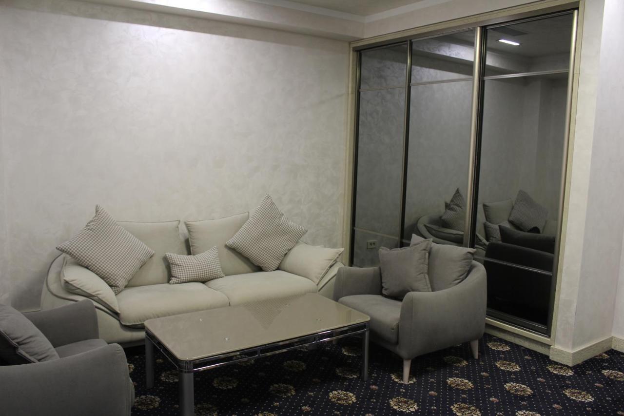 Hotel Erebuni 4*